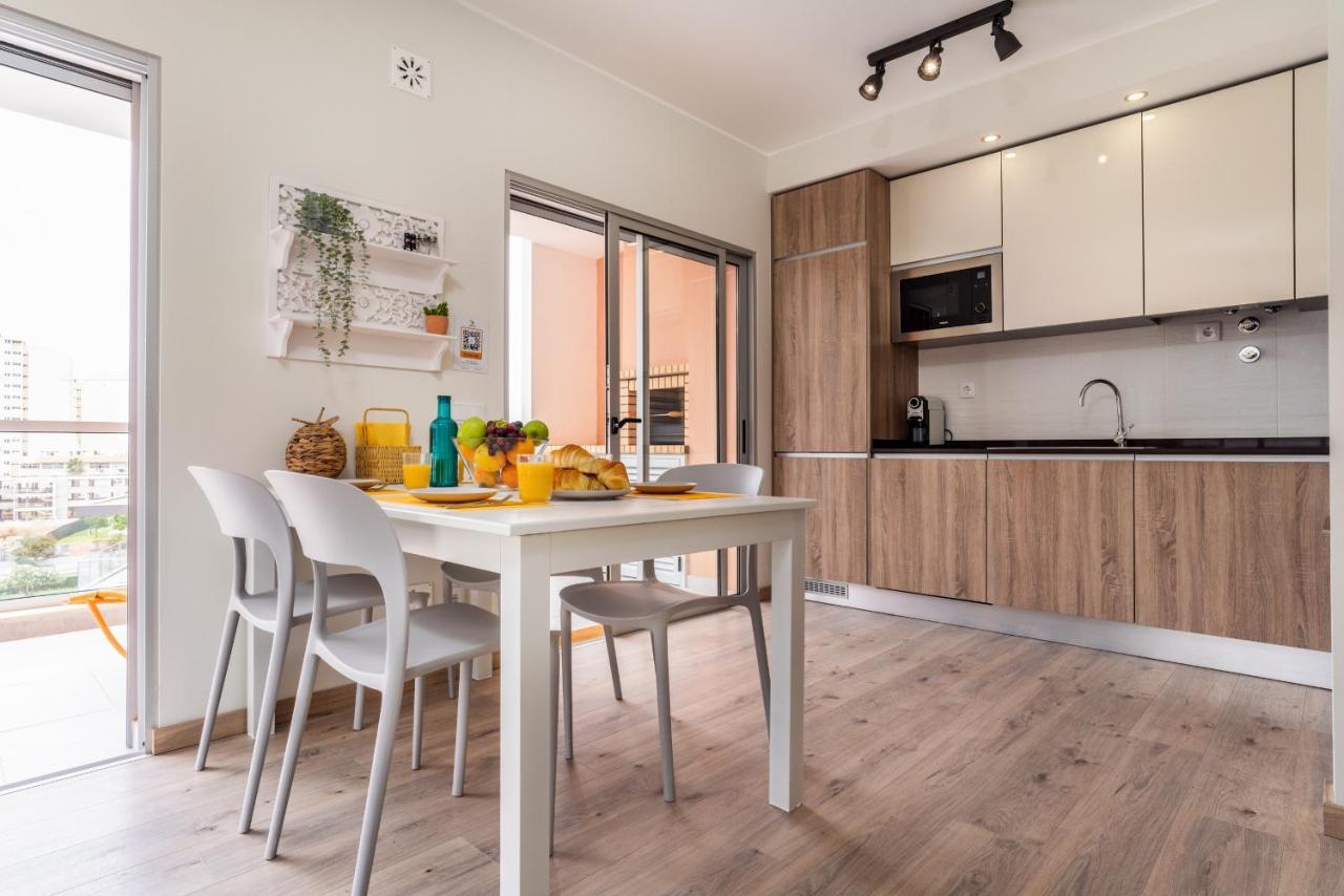 Sunny Brand New 2-Bedroom Apt - 500M From Praia Da Rocha With Ac And Pool! Portimão Exterior foto